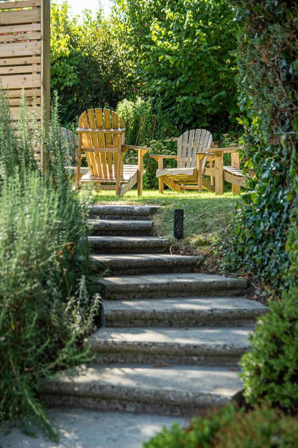 Wisteria View With Hottub & Cabin Sleeps 20 Chippenham  Eksteriør billede