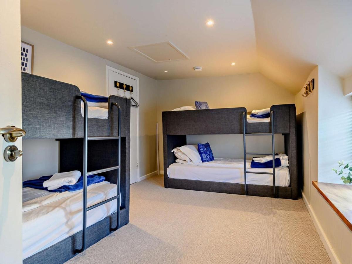 Wisteria View With Hottub & Cabin Sleeps 20 Chippenham  Eksteriør billede